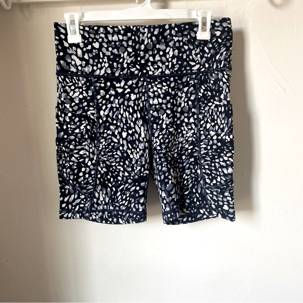 Athleta 6 inch bike shorts